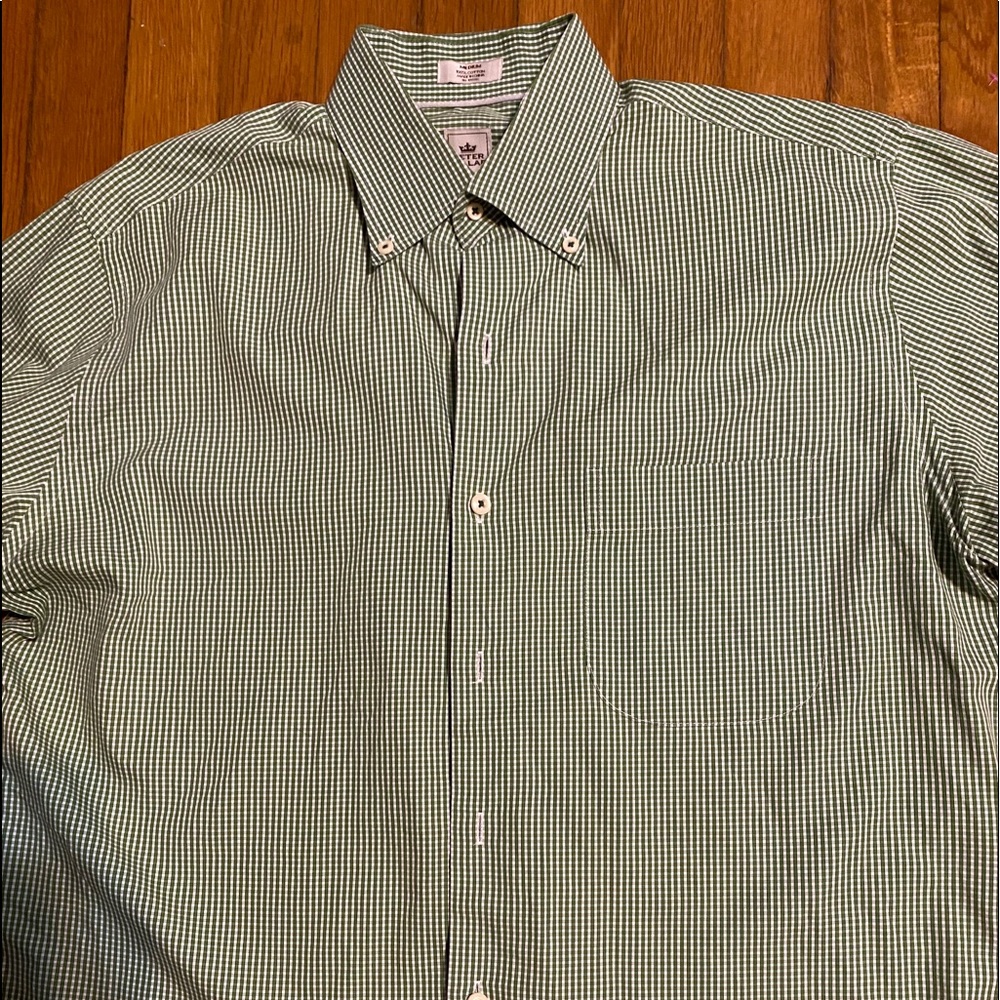 Beautiful Peter Millar med button down shirt